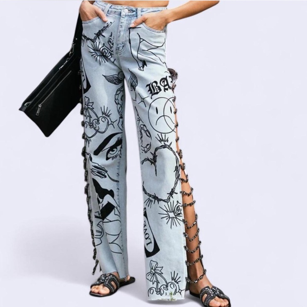 AKIRA label Dripping In Diamonds Relaxed Jeans Light Blue Denim jeans